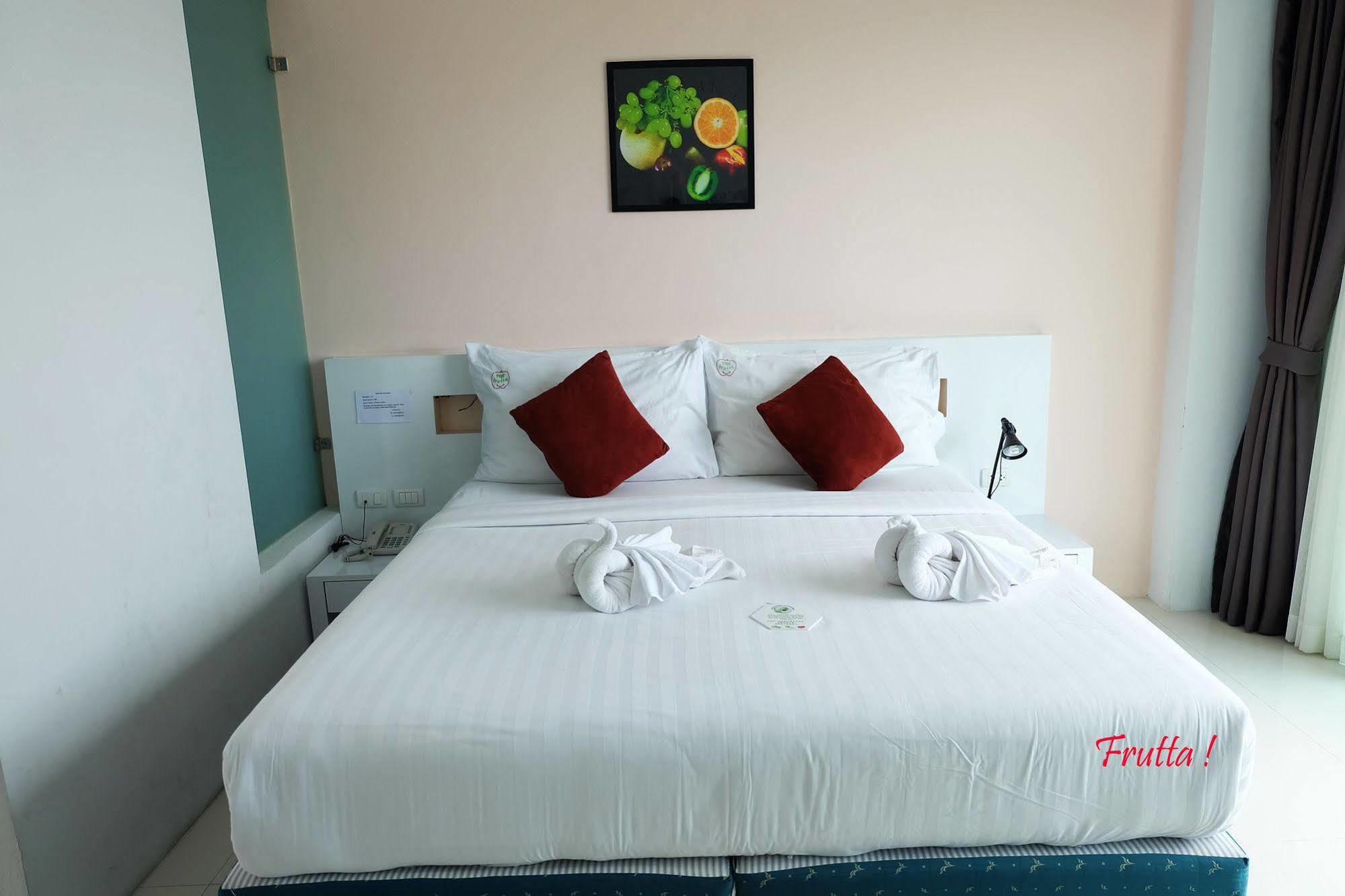 Hotel The Frutta Boutique Patong Exterior foto