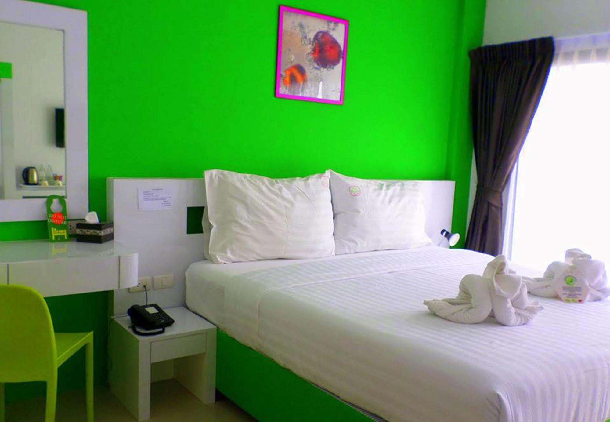 Hotel The Frutta Boutique Patong Exterior foto